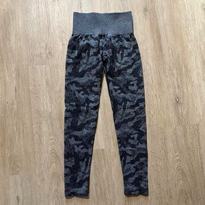 NVGTN Black Camo Seamless Leggings XS